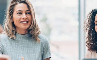 Factores laborales y sociales críticos que impactan en el mundo profesional de las mujeres