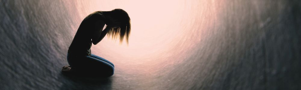 Desvelando la Violencia Mediática con Génesis: Una mirada transparadigmática a lo invisible